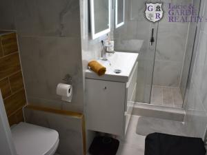 Prodej bytu 2+1, Hluboká nad Vltavou, Fügnerova, 59 m2