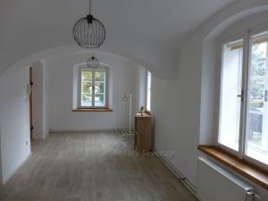 Pronájem bytu 1+kk, Nový Bor, Palackého náměstí, 30 m2