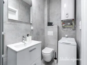 Pronájem bytu 1+kk, Praha - Kyje, Za černým mostem, 24 m2