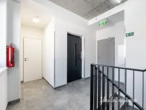 Pronájem bytu 1+kk, Praha - Kyje, Za černým mostem, 24 m2
