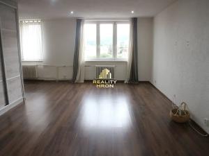 Prodej bytu 3+1, Klášterec nad Ohří, Václava Řezáče, 65 m2