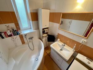 Pronájem bytu 2+kk, Olomouc, gen. Píky, 70 m2