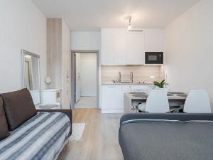 Prodej bytu 1+kk, Praha - Vršovice, Novgorodská, 30 m2