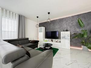 Pronájem bytu 3+kk, Praha - Karlín, Křižíkova, 131 m2
