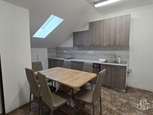 Pronájem obchodního prostoru, Sokolov, Trocnovská, 876 m2