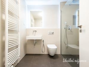 Pronájem bytu 2+kk, Praha, Luciana Blagy, 54 m2