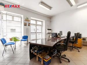 Prodej obchodního prostoru, Praha - Vysočany, Novovysočanská, 45 m2