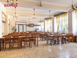Prodej obchodního prostoru, Čelákovice, Rumunská, 1290 m2