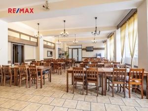 Prodej obchodního prostoru, Čelákovice, Rumunská, 1290 m2