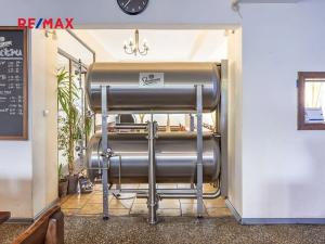 Prodej obchodního prostoru, Čelákovice, Rumunská, 1290 m2