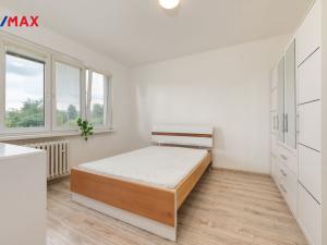 Prodej bytu 3+1, Ostrov, Kollárova, 69 m2