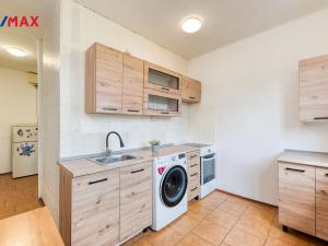 Prodej bytu 3+1, Ostrov, Kollárova, 69 m2