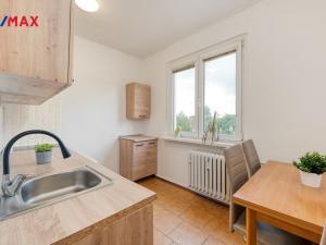 Prodej bytu 3+1, Ostrov, Kollárova, 69 m2