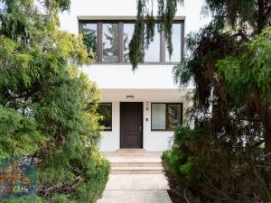 Pronájem rodinného domu, Praha - Lhotka, Na dlouhé mezi, 436 m2