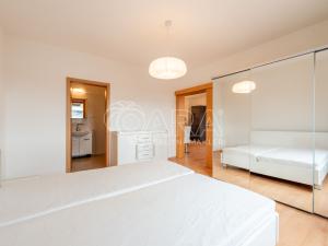Pronájem bytu 2+kk, Praha - Vysočany, Jana Přibíka, 64 m2