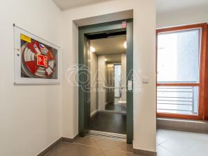 Pronájem bytu 2+kk, Praha - Vysočany, Jana Přibíka, 64 m2