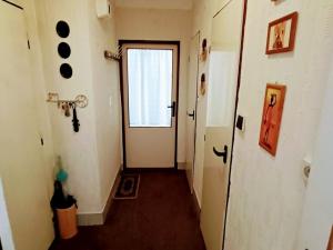 Prodej bytu 2+1, Hostinné, Sídliště, 45 m2