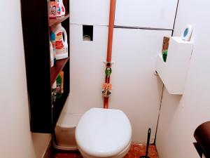 Prodej bytu 2+1, Hostinné, Sídliště, 45 m2