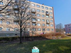 Prodej bytu 2+1, Hostinné, Sídliště, 45 m2