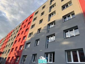Prodej bytu 2+1, Hostinné, Sídliště, 45 m2