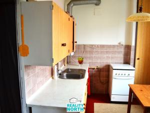 Prodej bytu 2+1, Hostinné, Sídliště, 45 m2