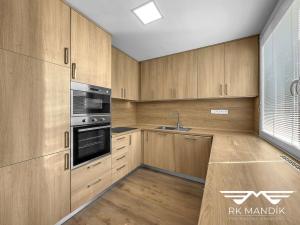 Pronájem bytu 3+kk, Praha - Prosek, Jablonecká, 60 m2