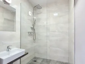 Pronájem bytu 2+kk, Praha - Vršovice, Holandská, 41 m2