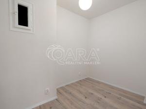 Pronájem bytu 1+1, Praha, U parního mlýna, 39 m2