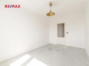 Prodej bytu 2+kk, Praha - Kobylisy, Hlaváčova, 47 m2