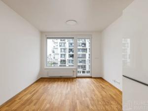 Pronájem bytu 1+kk, Praha - Vysočany, Smržových, 31 m2