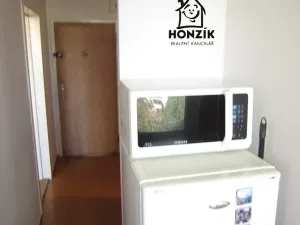 Pronájem bytu 1+kk, Praha - Háje, Brechtova, 29 m2