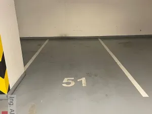 Pronájem garážového stání, Praha - Horní Měcholupy, Hornoměcholupská, 15 m2