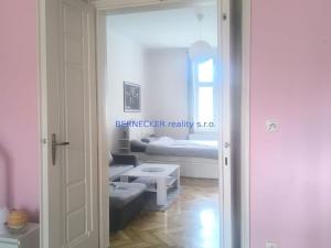 Pronájem bytu 2+1, Hradec Králové, Švehlova, 75 m2