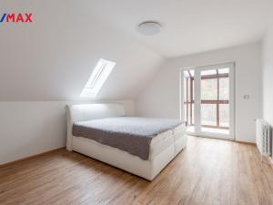 Prodej vily, Měchenice, Hlavní, 330 m2
