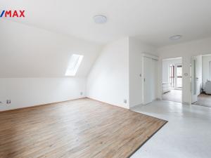 Prodej vily, Měchenice, Hlavní, 330 m2