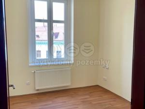 Pronájem kanceláře, Praha - Holešovice, Za papírnou, 95 m2