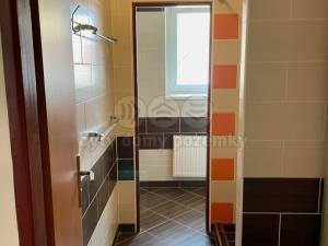 Pronájem kanceláře, Praha - Holešovice, Za papírnou, 95 m2