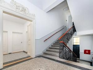 Pronájem bytu 1+kk, Praha - Vinohrady, Korunní, 30 m2