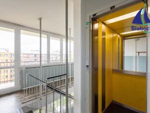 Pronájem bytu 3+1, Praha - Prosek, Veltruská, 61 m2