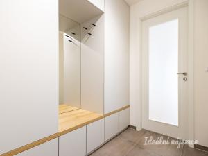 Pronájem bytu 1+kk, Praha - Modřany, Mezi vodami, 41 m2