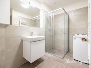 Pronájem bytu 1+kk, Praha - Modřany, Mezi vodami, 41 m2