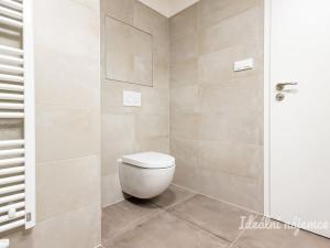 Pronájem bytu 1+kk, Praha - Modřany, Mezi vodami, 41 m2