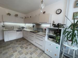 Prodej rodinného domu, Břeclav - Poštorná, Hlavní, 300 m2