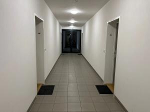Pronájem bytu 2+kk, Praha - Uhříněves, Oty Bubeníčka, 52 m2