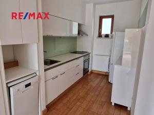 Pronájem bytu 2+kk, Jesenice, V Lázních, 46 m2