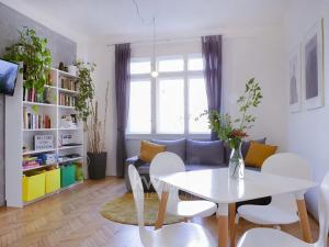 Pronájem bytu 2+kk, Praha - Bubeneč, V. P. Čkalova, 51 m2