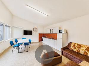 Prodej rodinného domu, Pohořelice, nám. Svobody, 154 m2