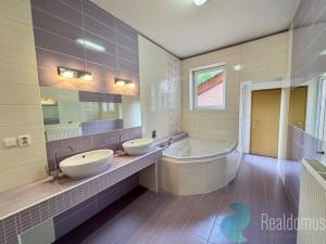 Pronájem bytu 2+kk, Včelná, 66 m2