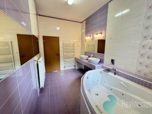 Pronájem bytu 2+kk, Včelná, 66 m2