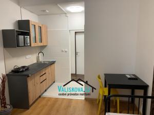 Pronájem bytu 2+kk, Kroměříž, Malý val, 34 m2
